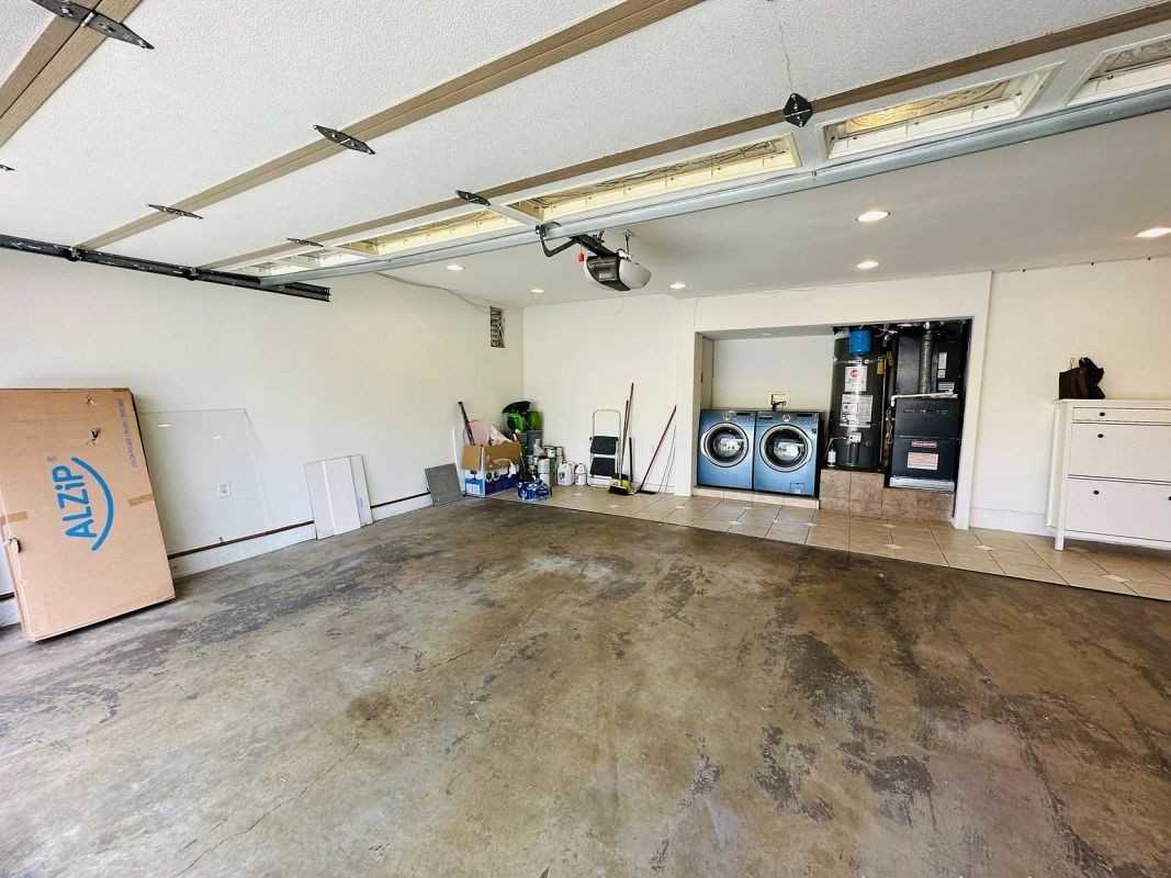 909 W Suffolk Ave - Photo 7 of 44