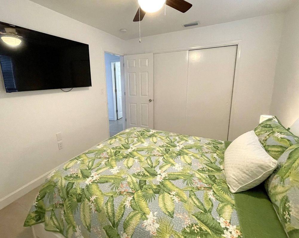 6360 Thomas St - Photo 2 of 28