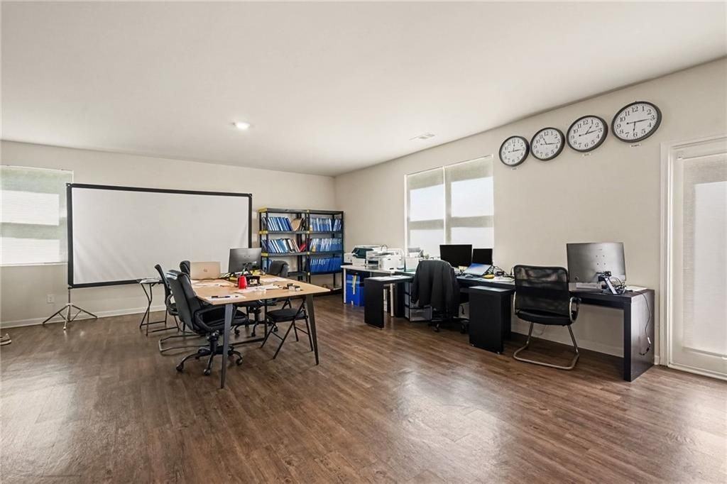 477 Starbuck Pkwy - Photo 5 of 39