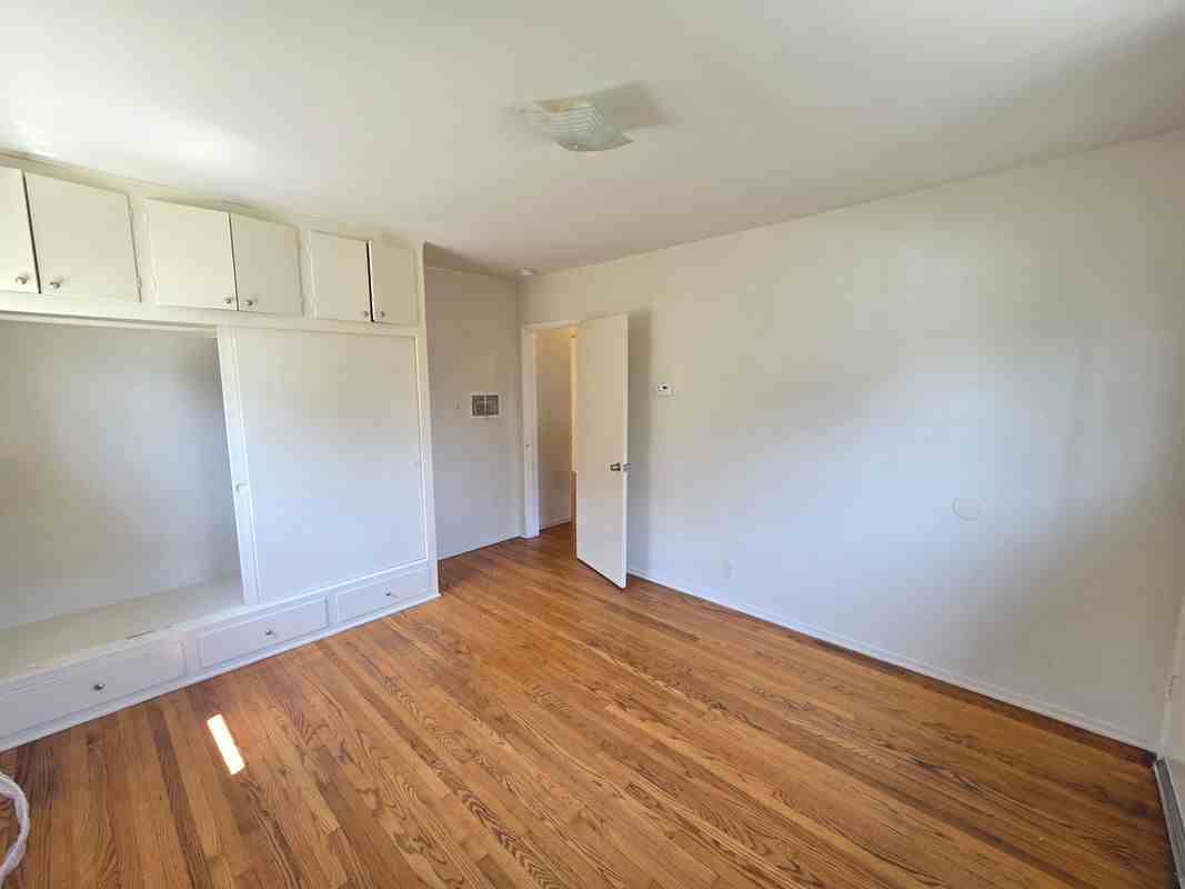 1532 N Harvard Blvd ##8 - Photo 2 of 9