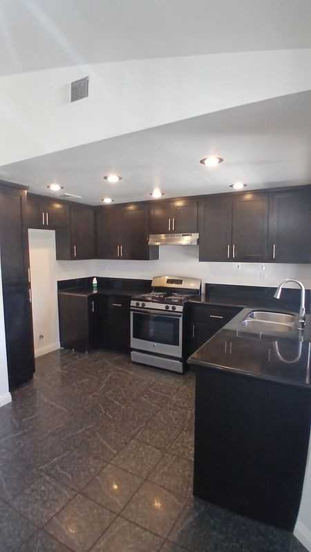 1273 W Woodcrest St - Photo 4 of 7