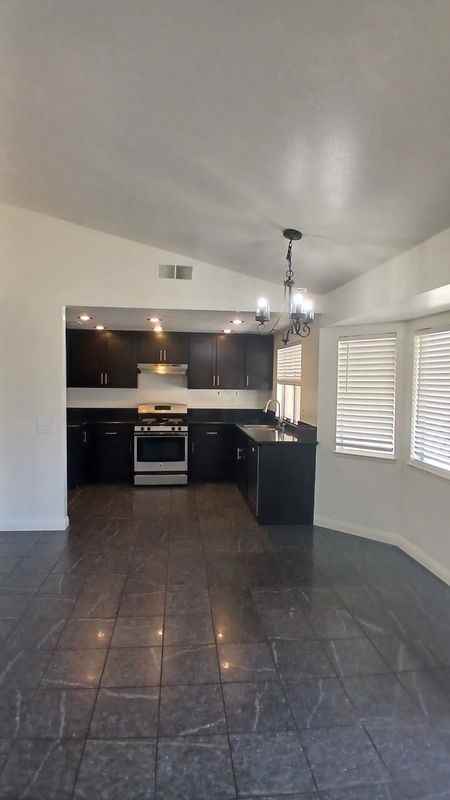 1273 W Woodcrest St - Photo 7 of 7