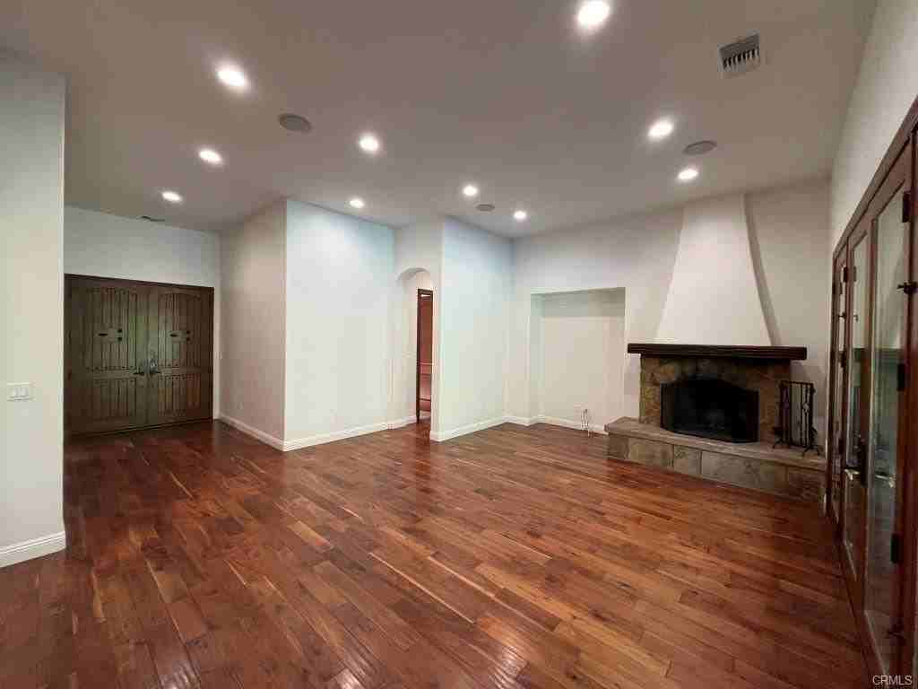 5645 Manton Ave - Photo 3 of 28