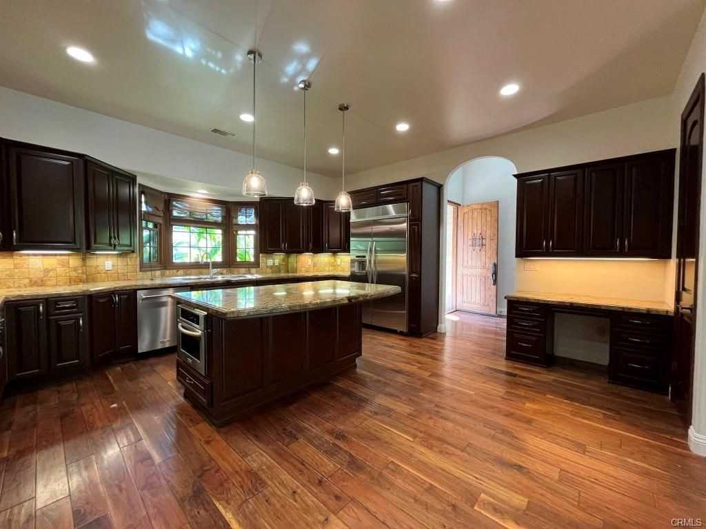 5645 Manton Ave - Photo 7 of 28
