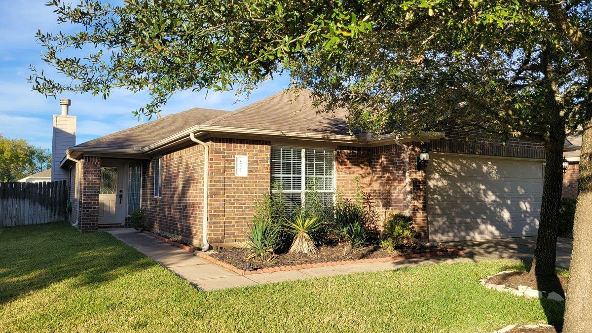 15522 Riford Dr - Photo 2 of 37