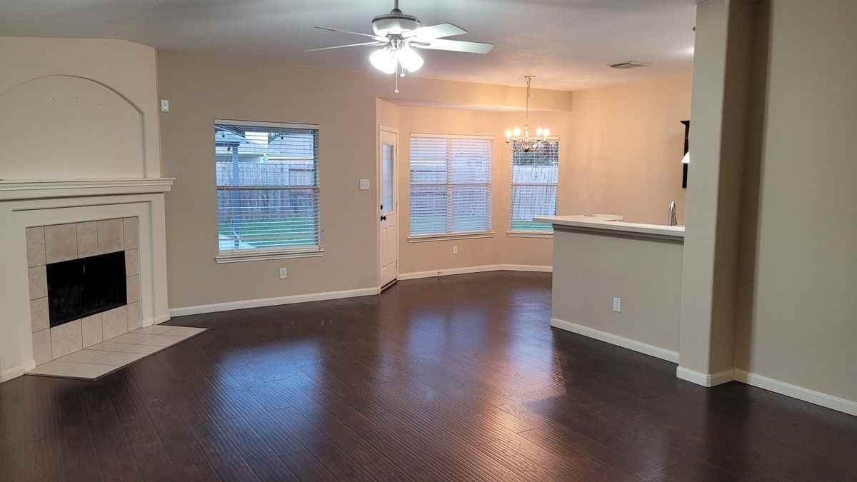 15522 Riford Dr - Photo 3 of 37