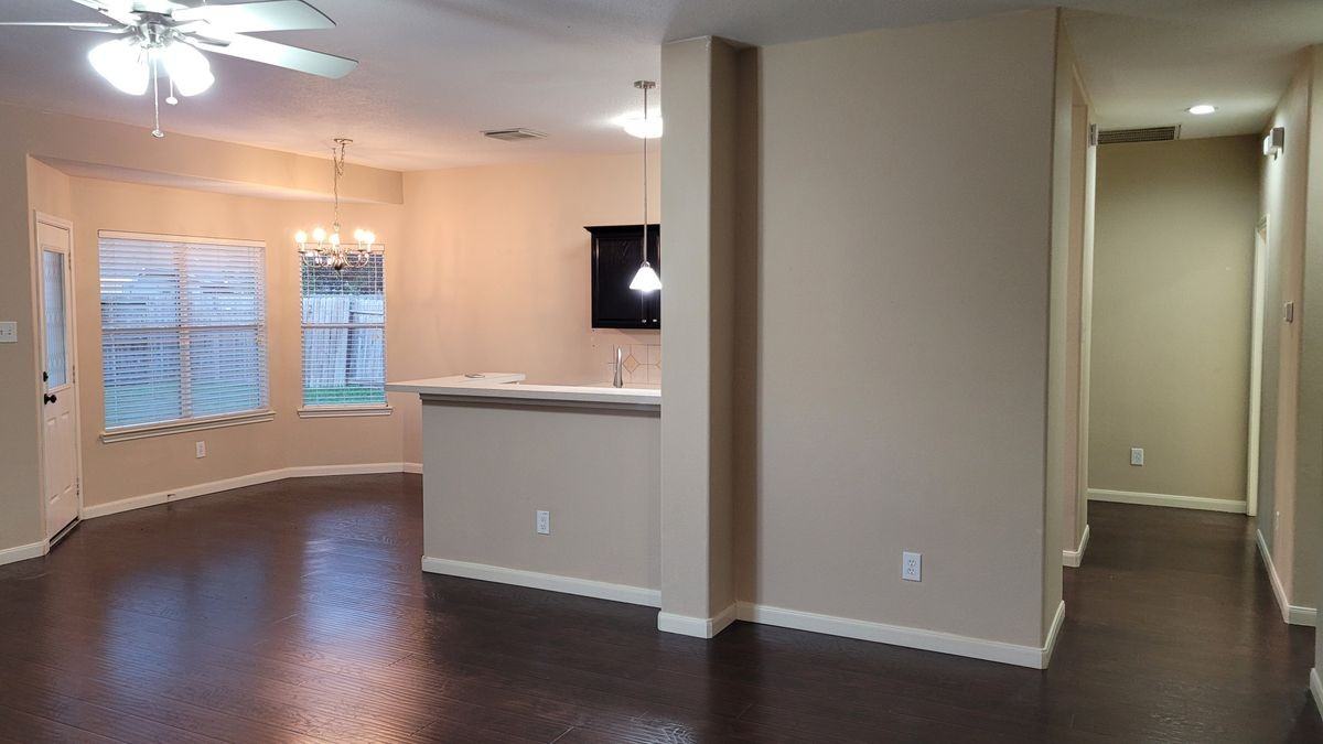 15522 Riford Dr - Photo 4 of 37