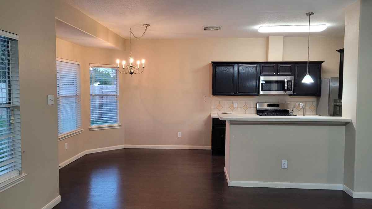 15522 Riford Dr - Photo 5 of 37