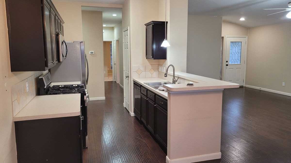15522 Riford Dr - Photo 7 of 37