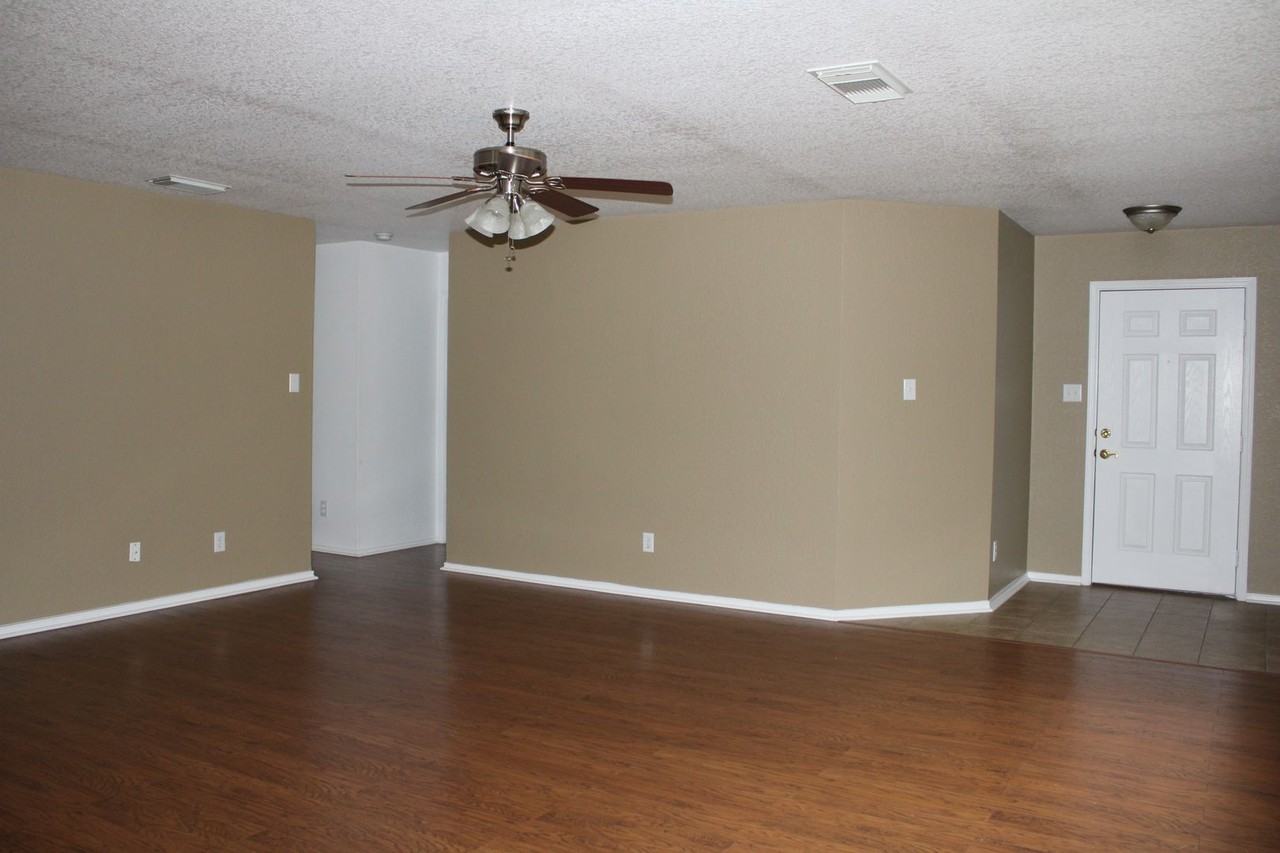 11212 Forest Pass Ct - Photo 2 of 23