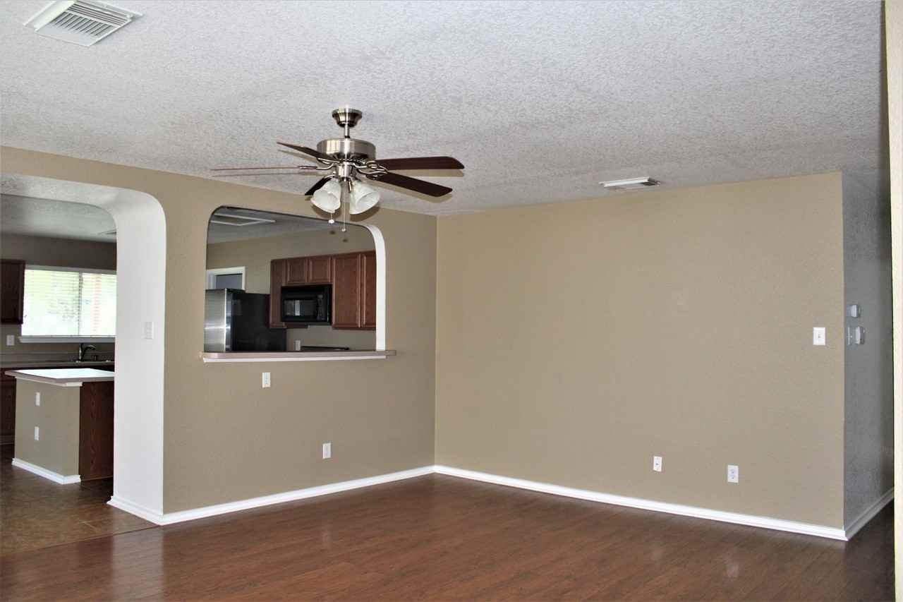 11212 Forest Pass Ct - Photo 3 of 23