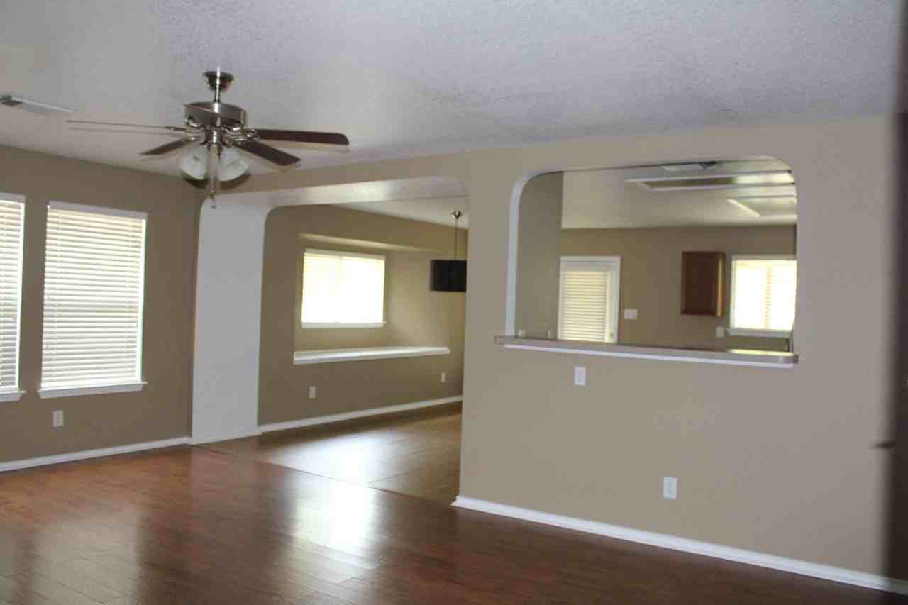 11212 Forest Pass Ct - Photo 4 of 23