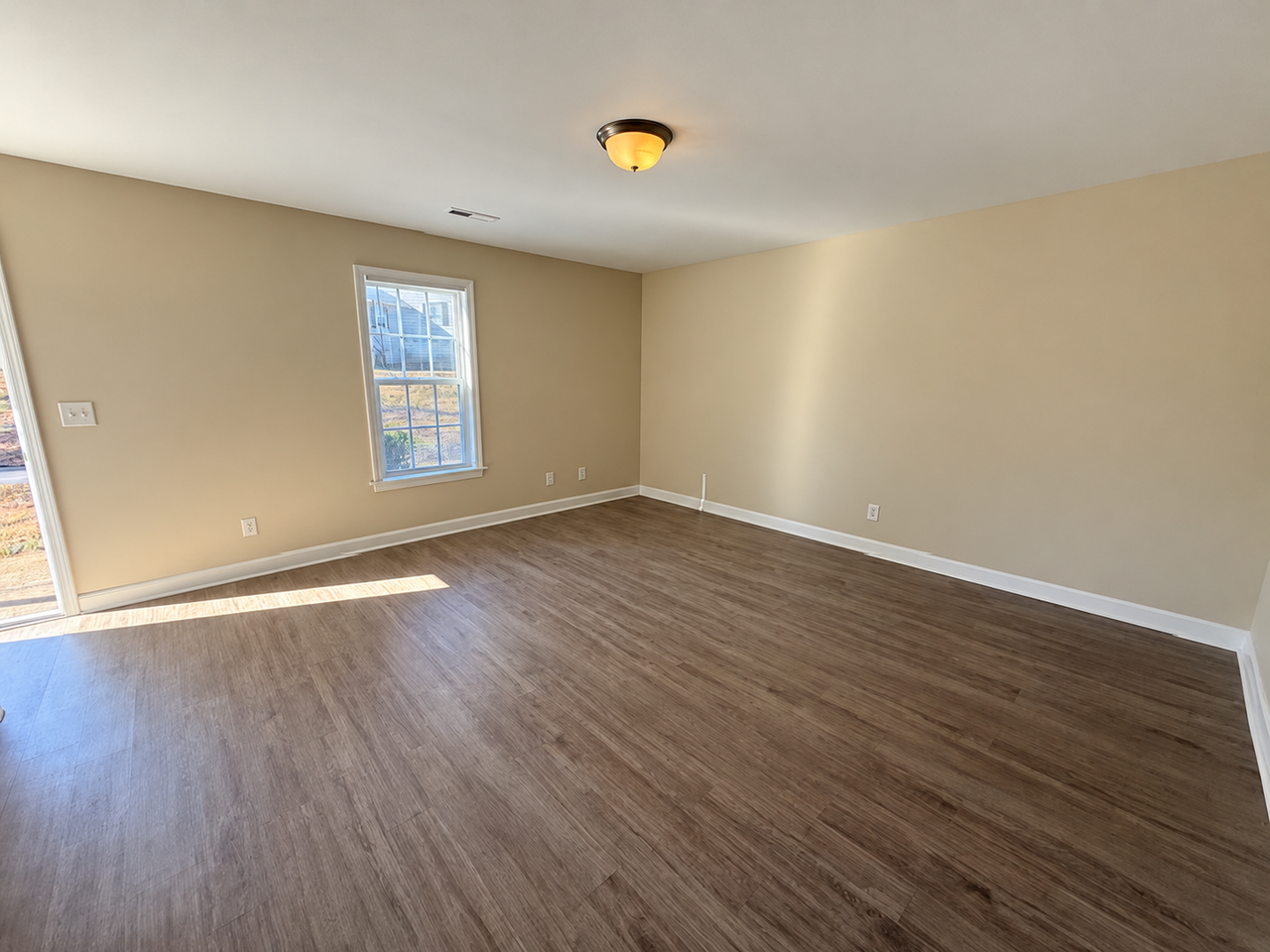 715 E Joyner St - Photo 3 of 14