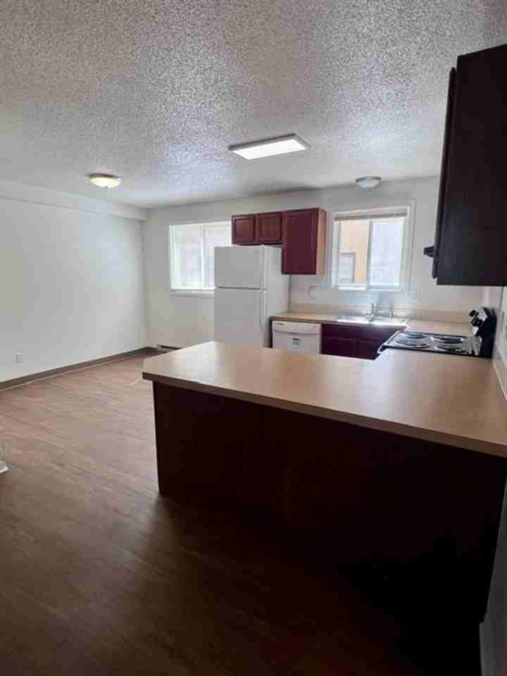 Basswood Apartments - Photo 2 of 11