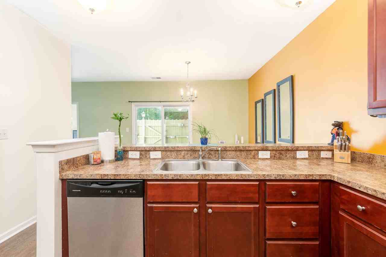 2404 Leytonstone Dr - Photo 2 of 44