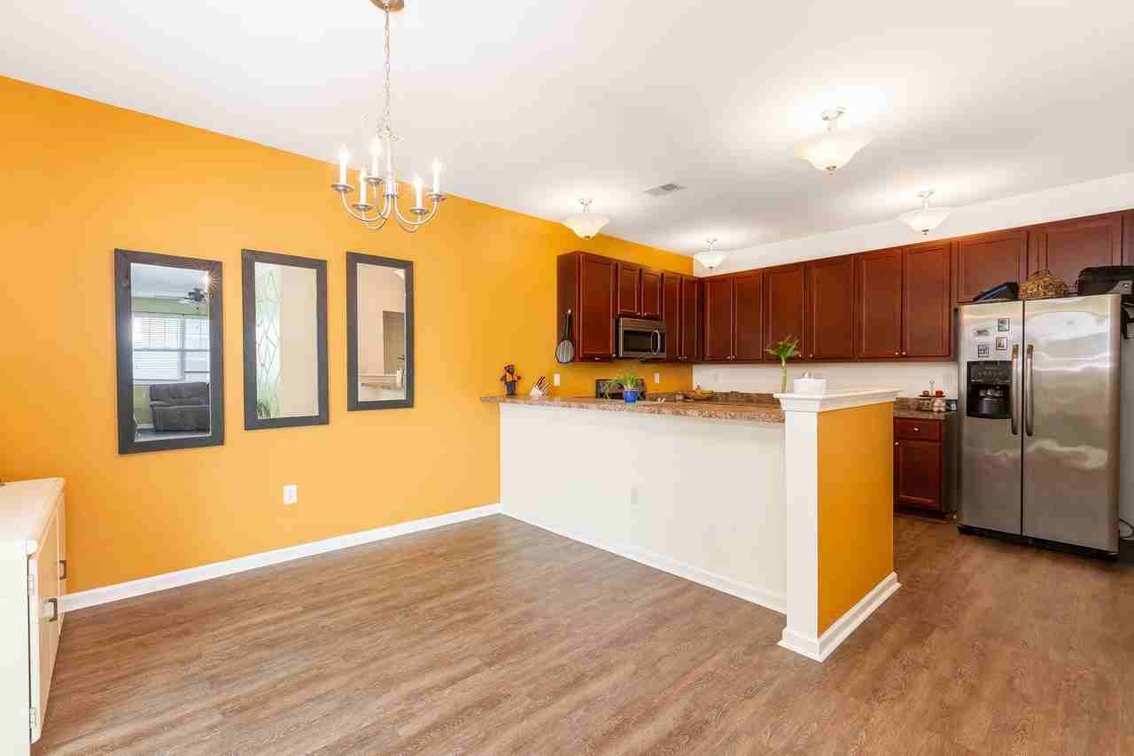 2404 Leytonstone Dr - Photo 4 of 44
