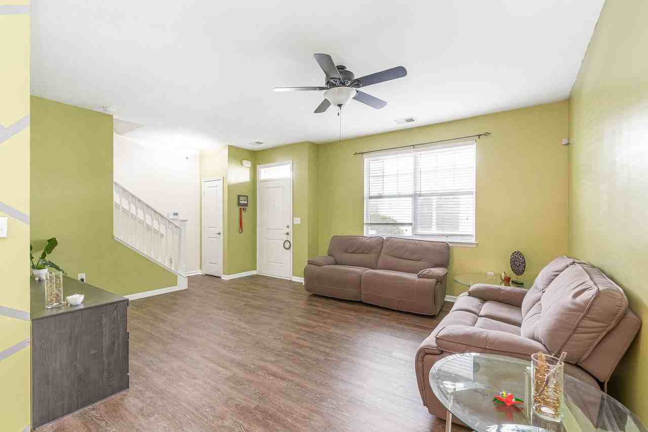 2404 Leytonstone Dr - Photo 6 of 44