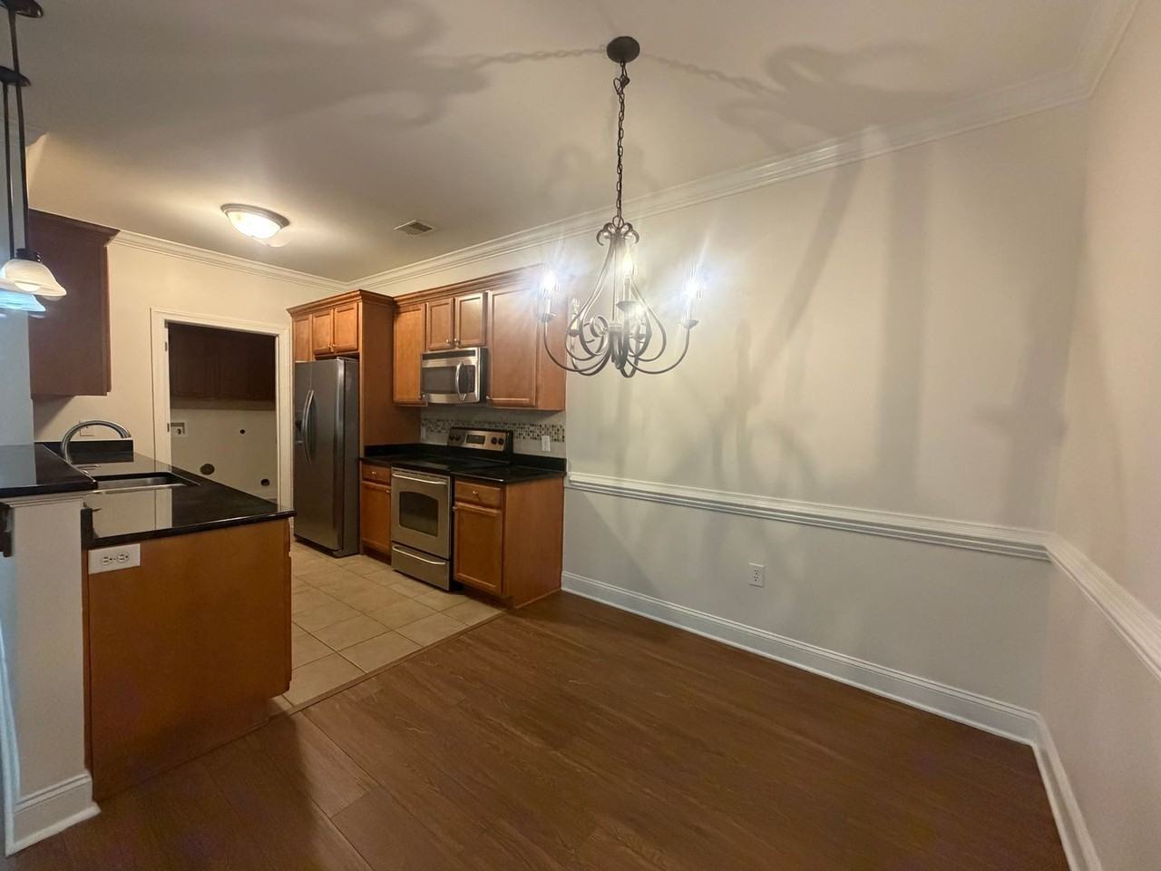 89 Gallery Dr - Photo 4 of 40