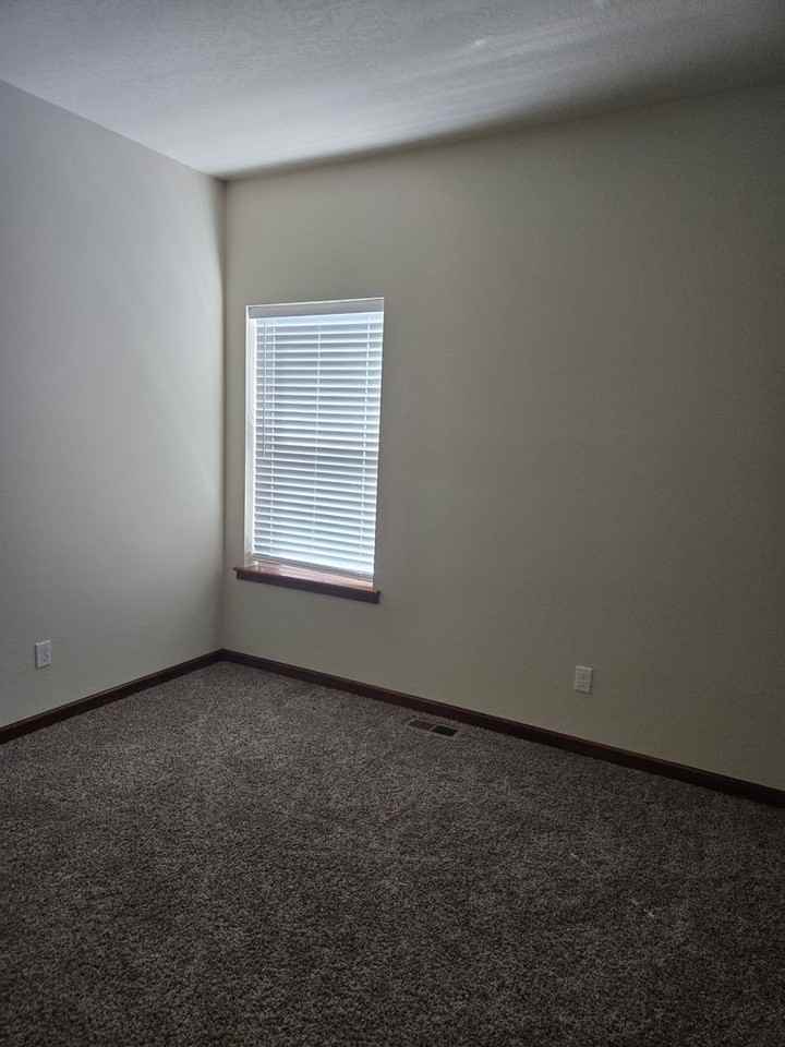 4766 E Kit Fox Ln - Photo 7 of 10