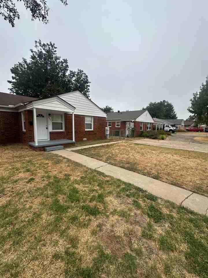 332 Babb Dr - Photo 2 of 50