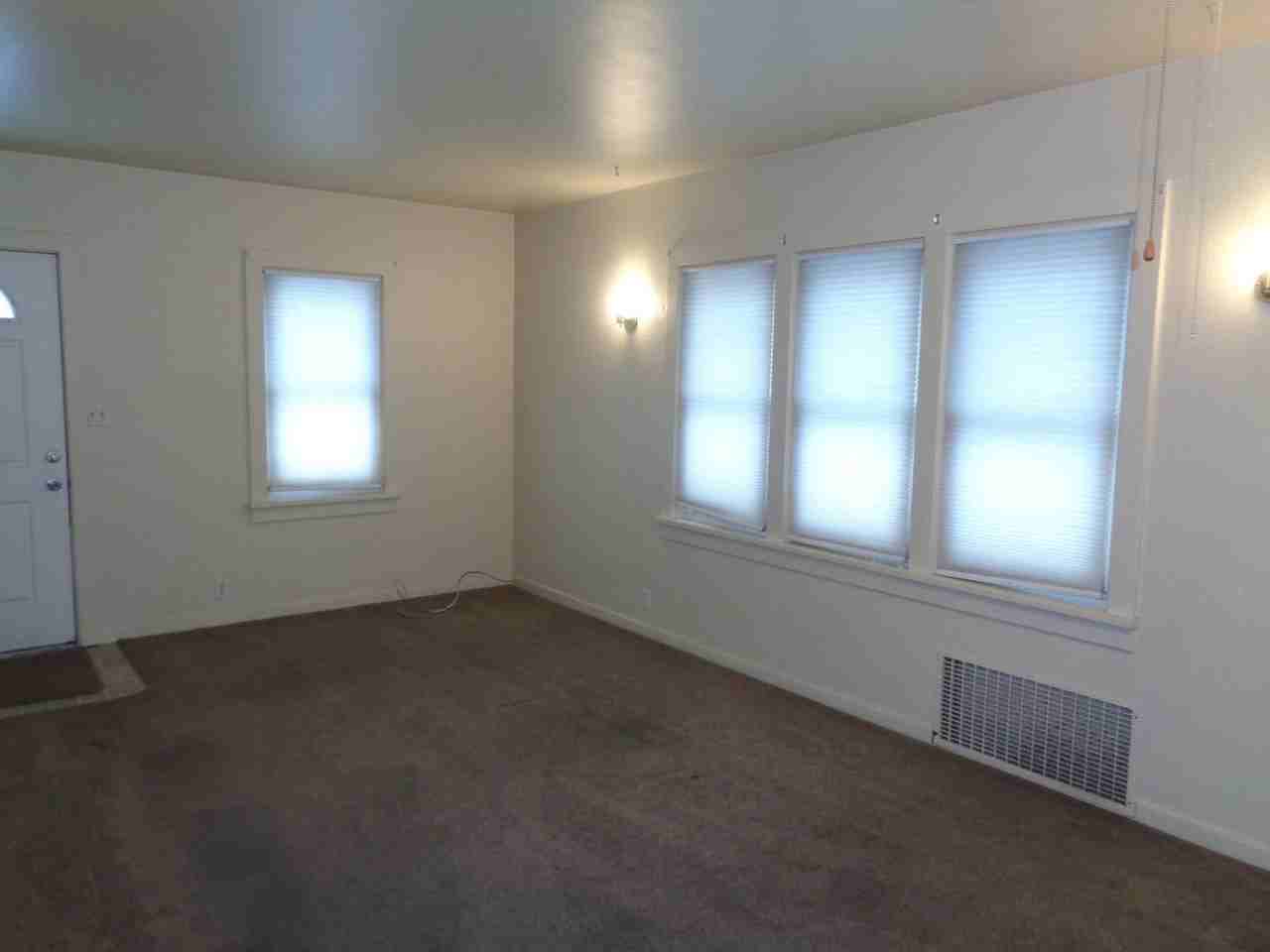 602 Yellowstone Ave - Photo 4 of 13