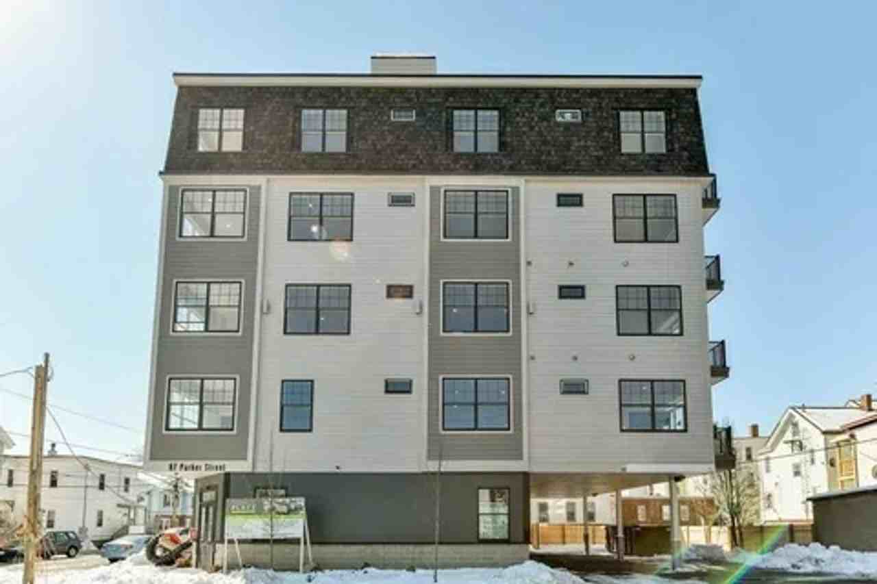 87 Parker St - Photo 2 of 16
