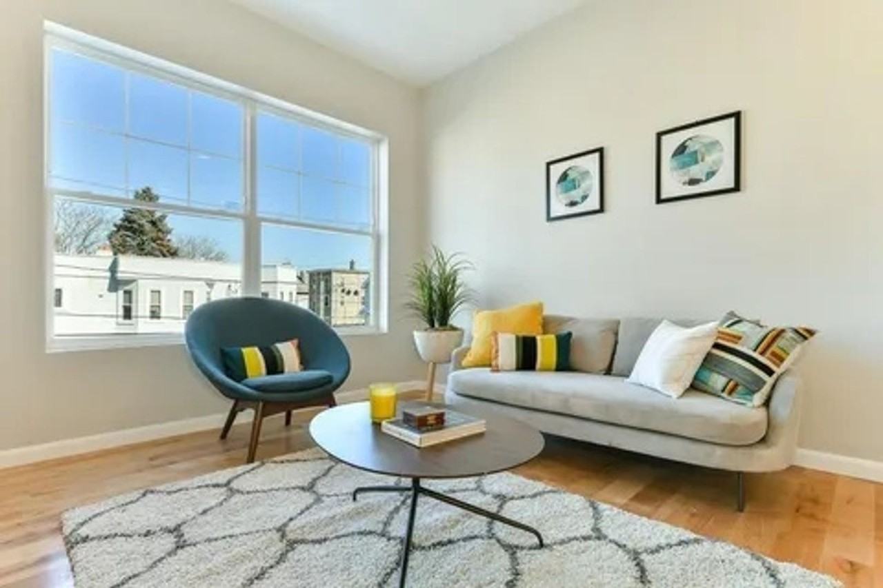 87 Parker St - Photo 5 of 16
