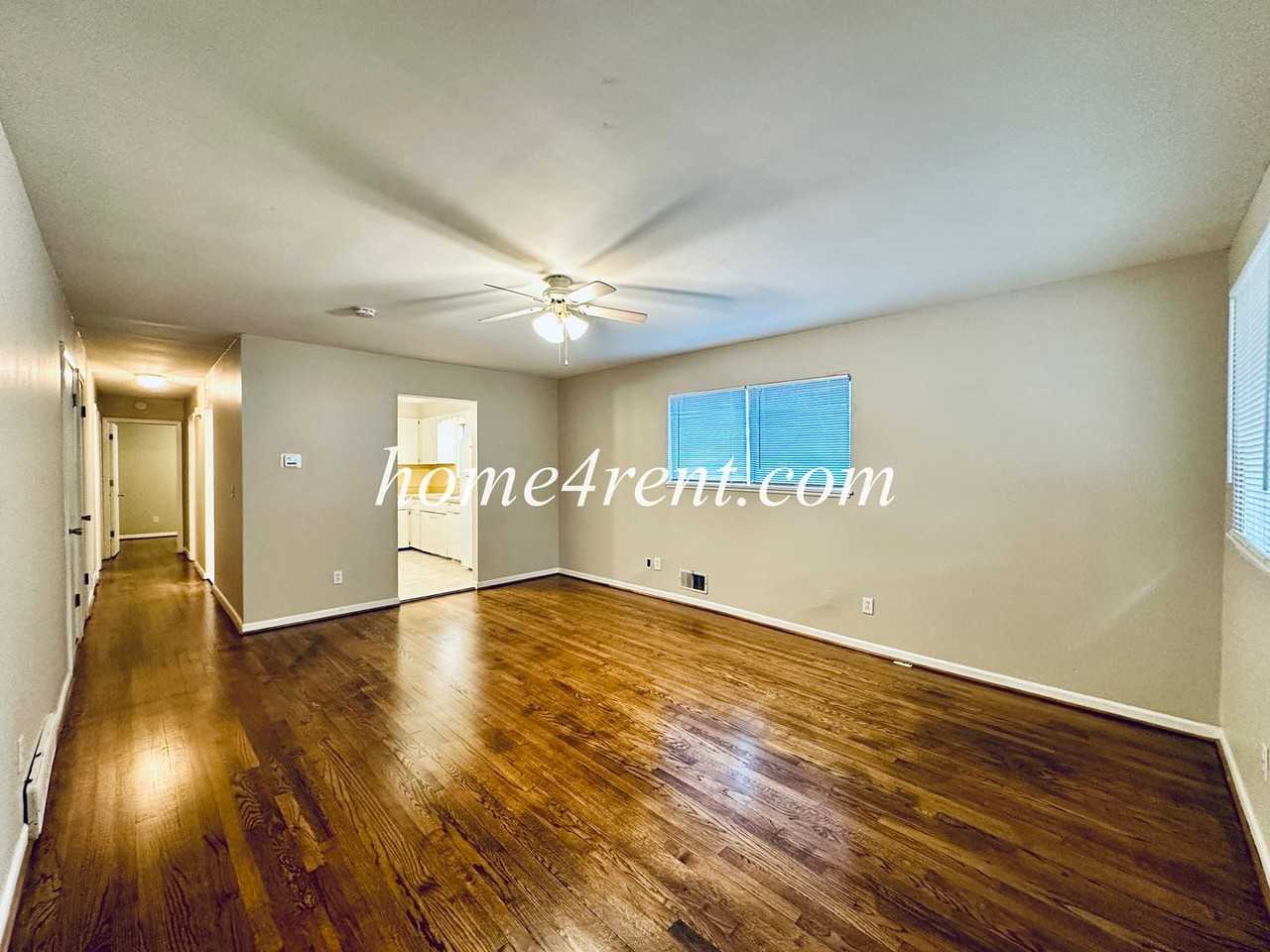 7831 Main St - Photo 2 of 23