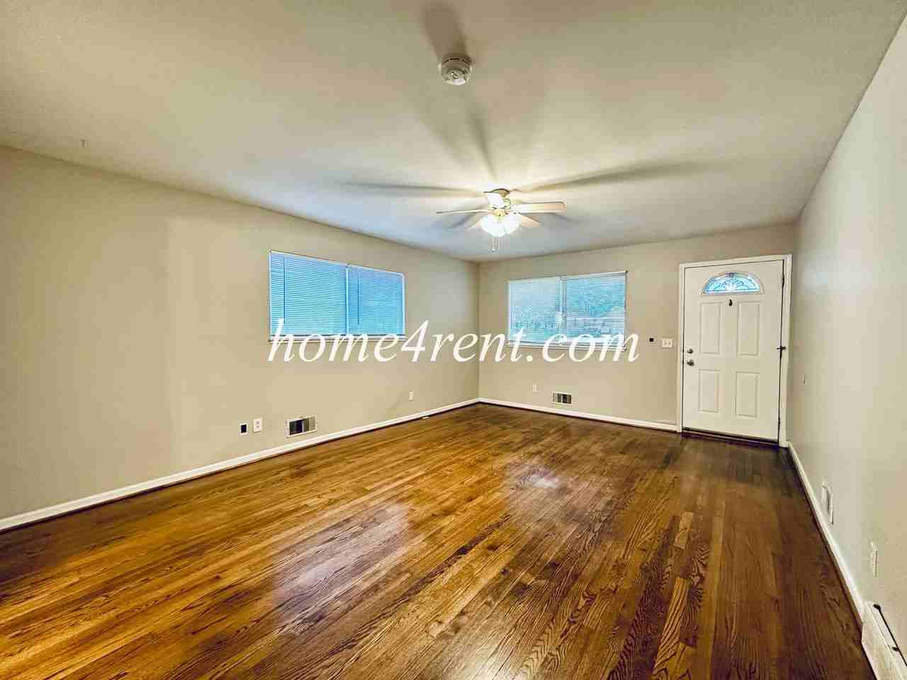 7831 Main St - Photo 3 of 23