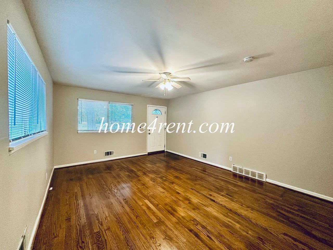 7831 Main St - Photo 5 of 23