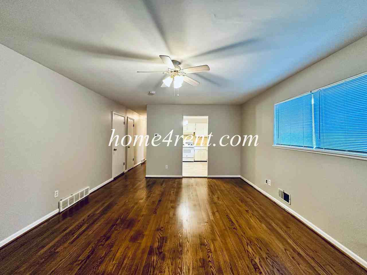 7831 Main St - Photo 7 of 23