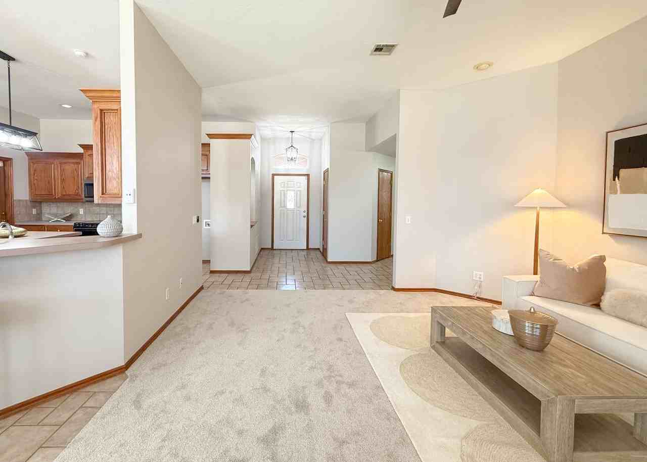 18212 Willow Oak Ln - Photo 3 of 38