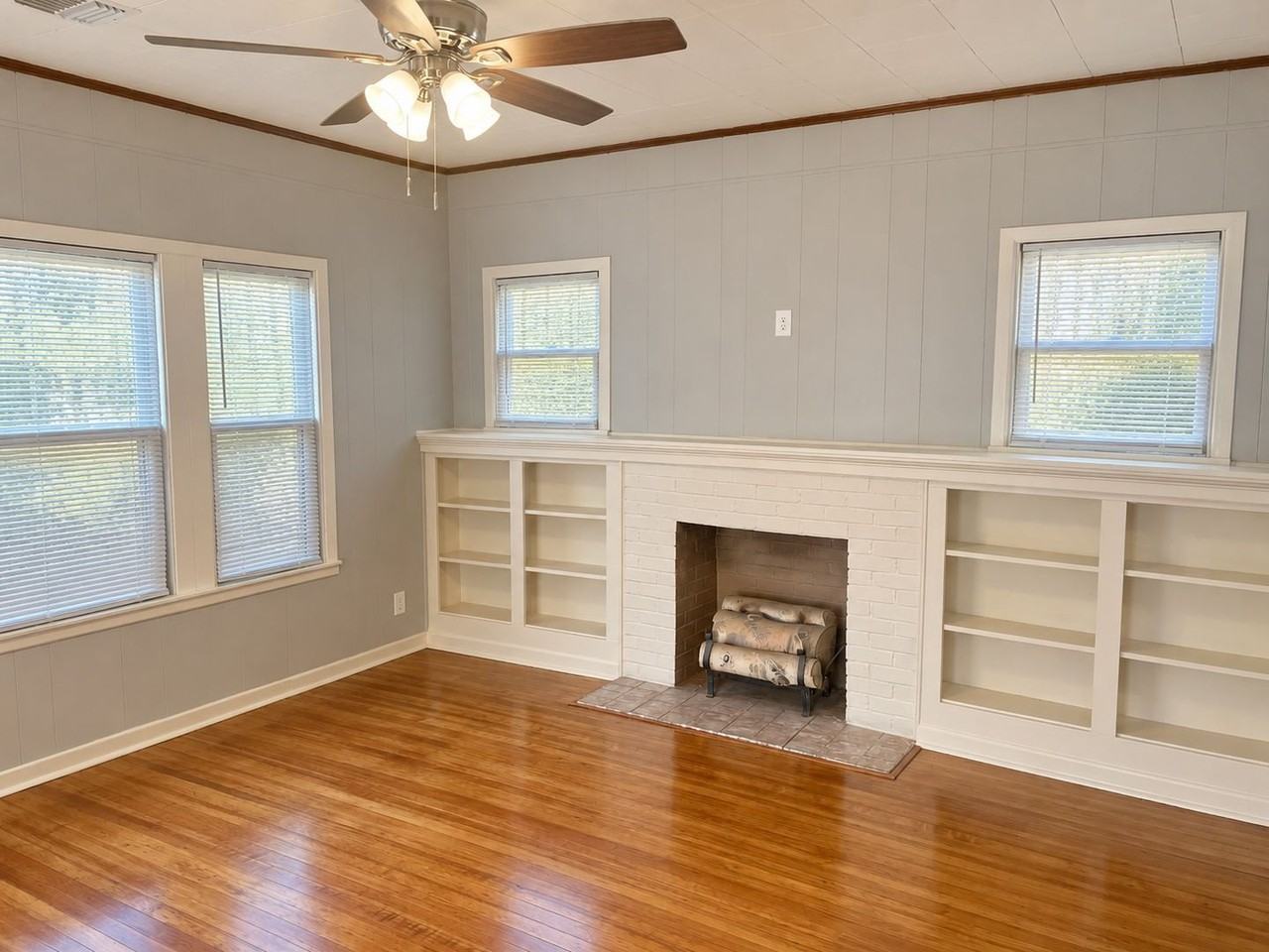 349 Jeanette St - Photo 4 of 22