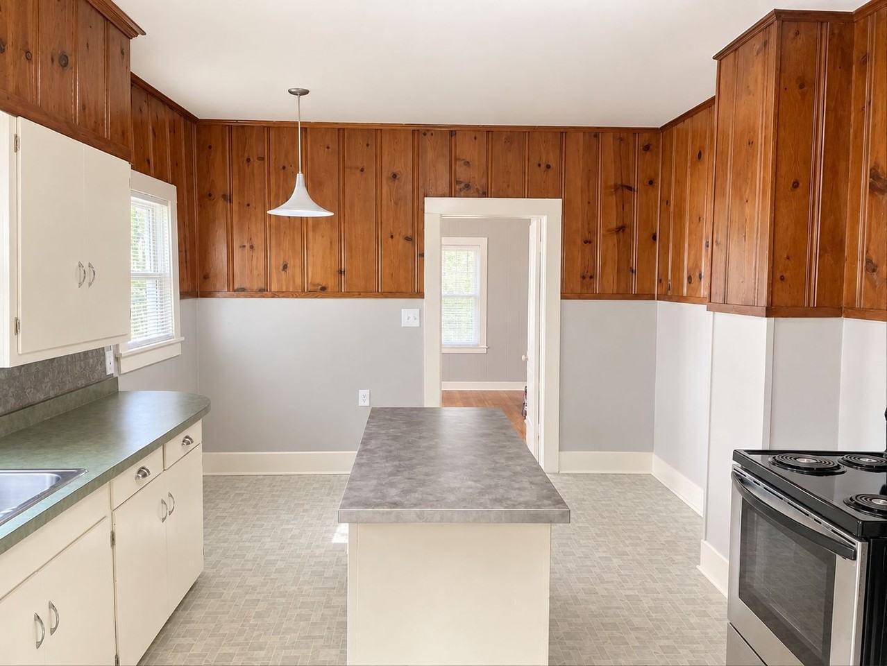 349 Jeanette St - Photo 7 of 22