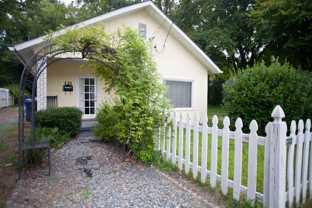 121 S Graham St - Photo 1 of 1