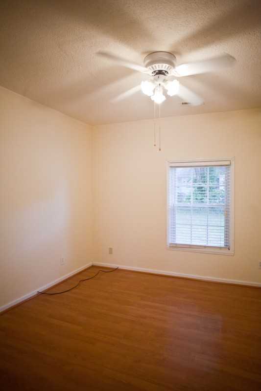 121 S Graham St - Photo 4 of 14