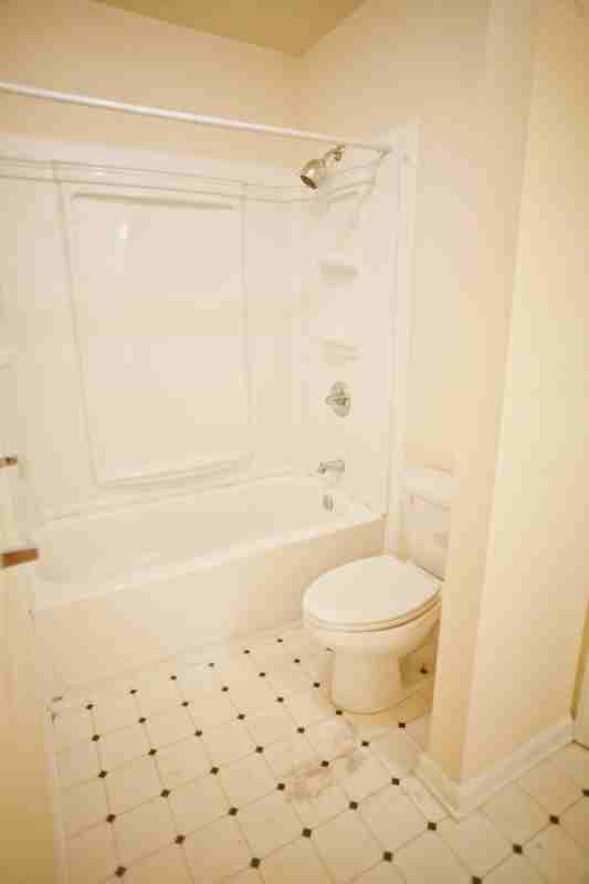 121 S Graham St - Photo 6 of 14