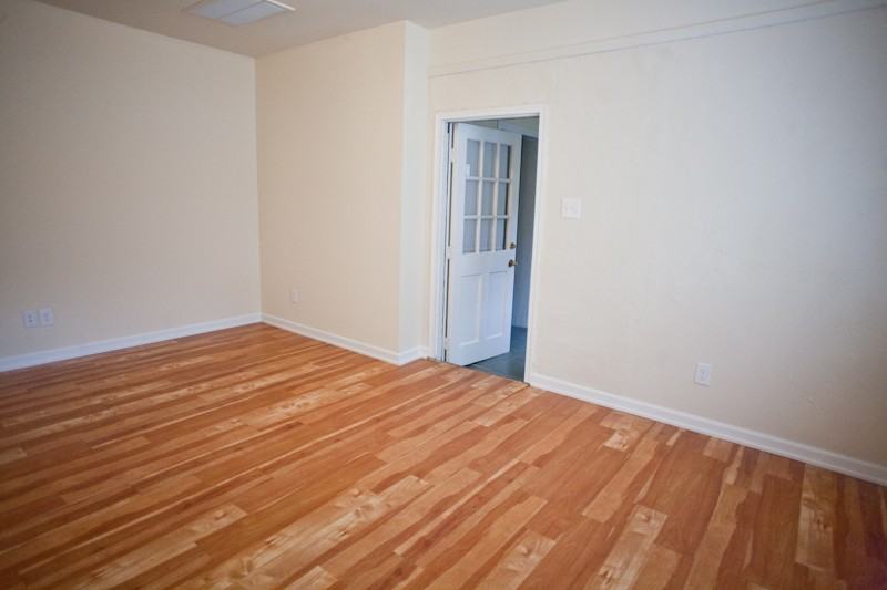 121 S Graham St - Photo 7 of 14