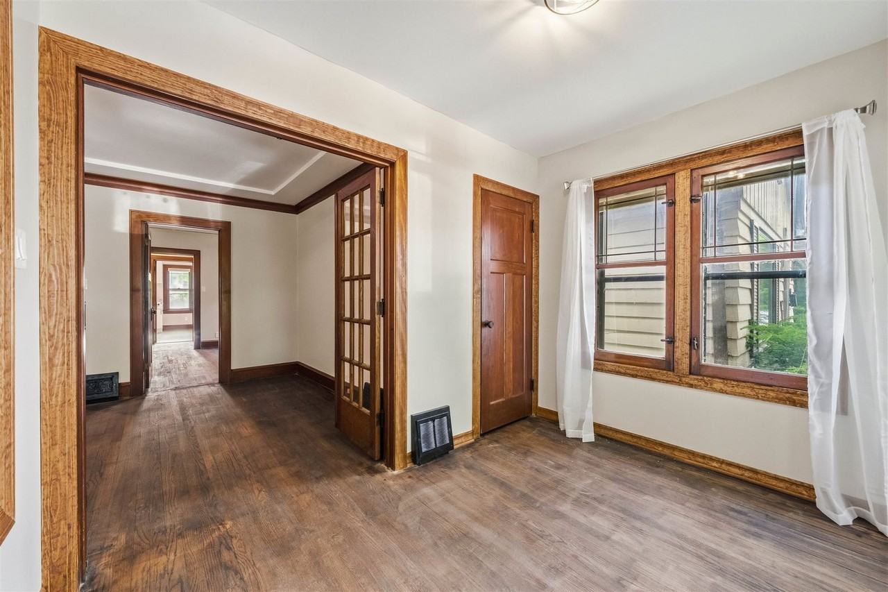 2419 N 53rd St - Photo 2 of 31