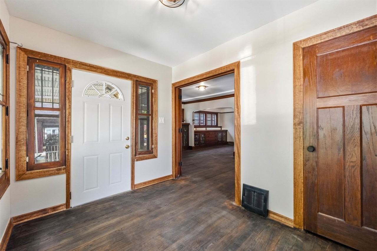 2419 N 53rd St - Photo 3 of 31