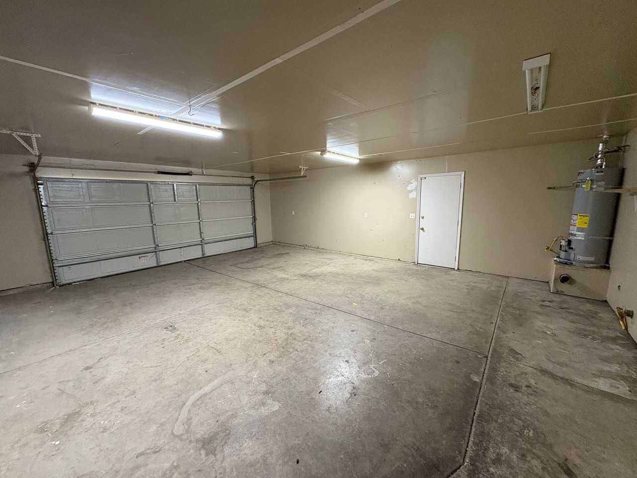 1747 W Connelly Ave - Photo 2 of 36