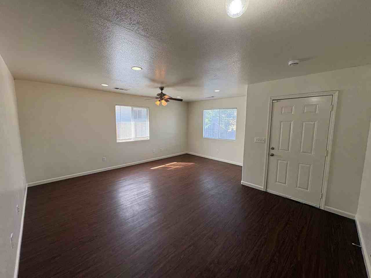 1747 W Connelly Ave - Photo 7 of 36