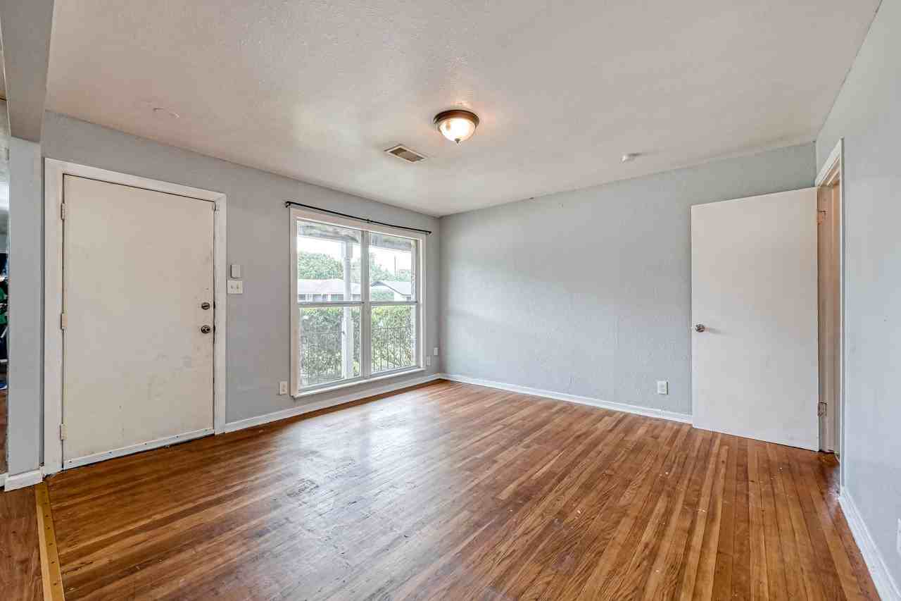 5834 Hirondel St - Photo 2 of 10