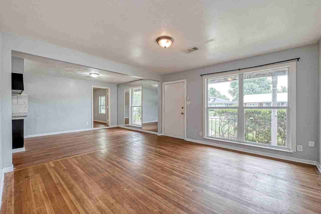 5834 Hirondel St - Photo 4 of 10
