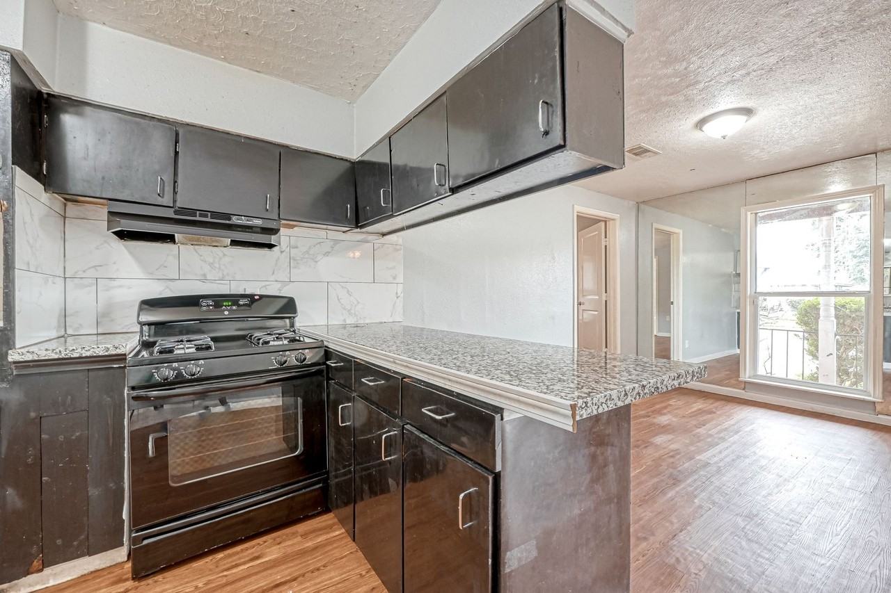 5834 Hirondel St - Photo 5 of 10