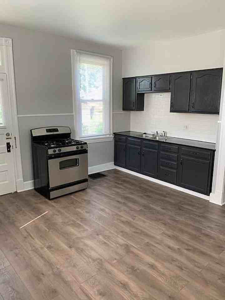 4632 Cecil Pl - Photo 4 of 9