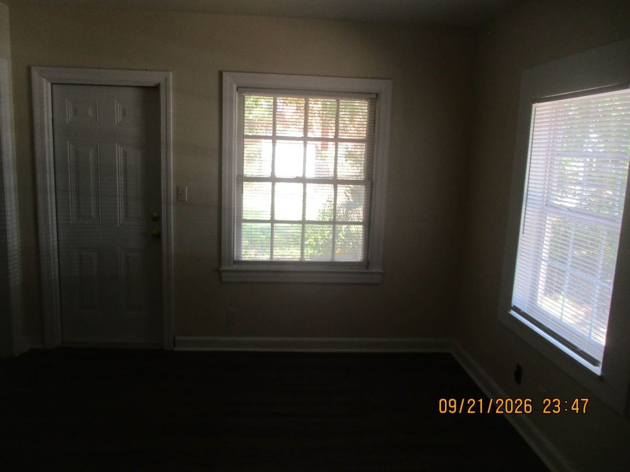 1120 W Highland Ave - Photo 5 of 6