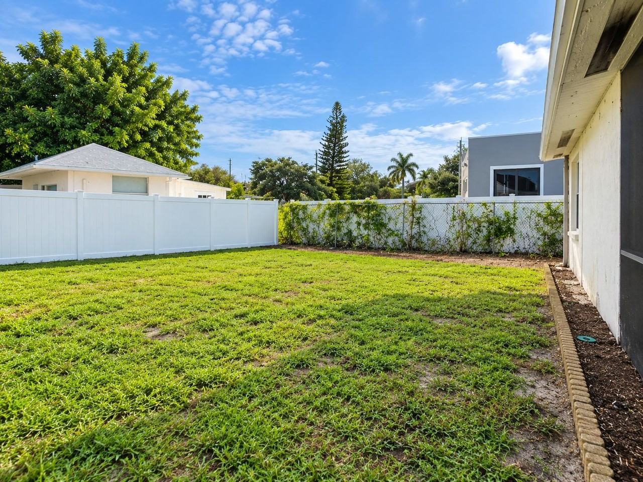 1294 Highlands Dr - Photo 4 of 22
