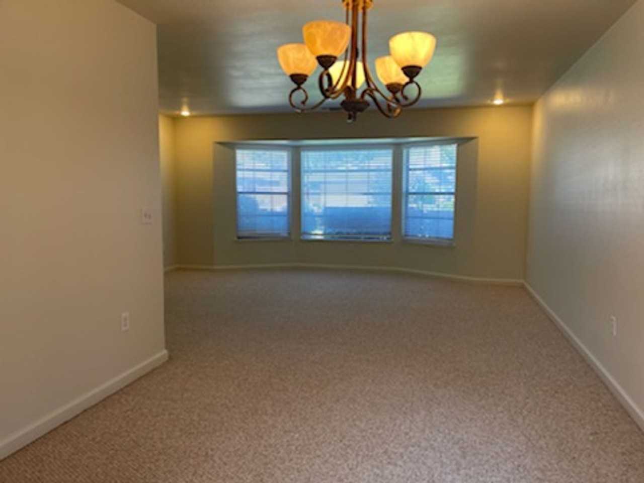 3668 Cherrywood Dr - Photo 4 of 24