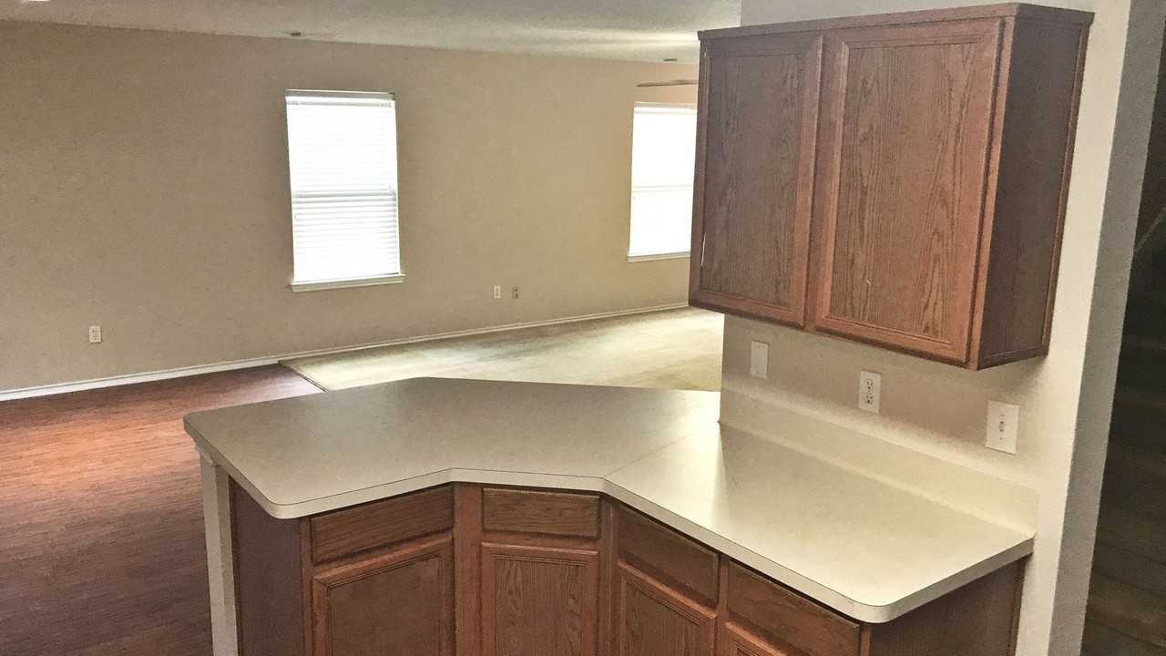 18114 Valebluff Ln - Photo 4 of 29